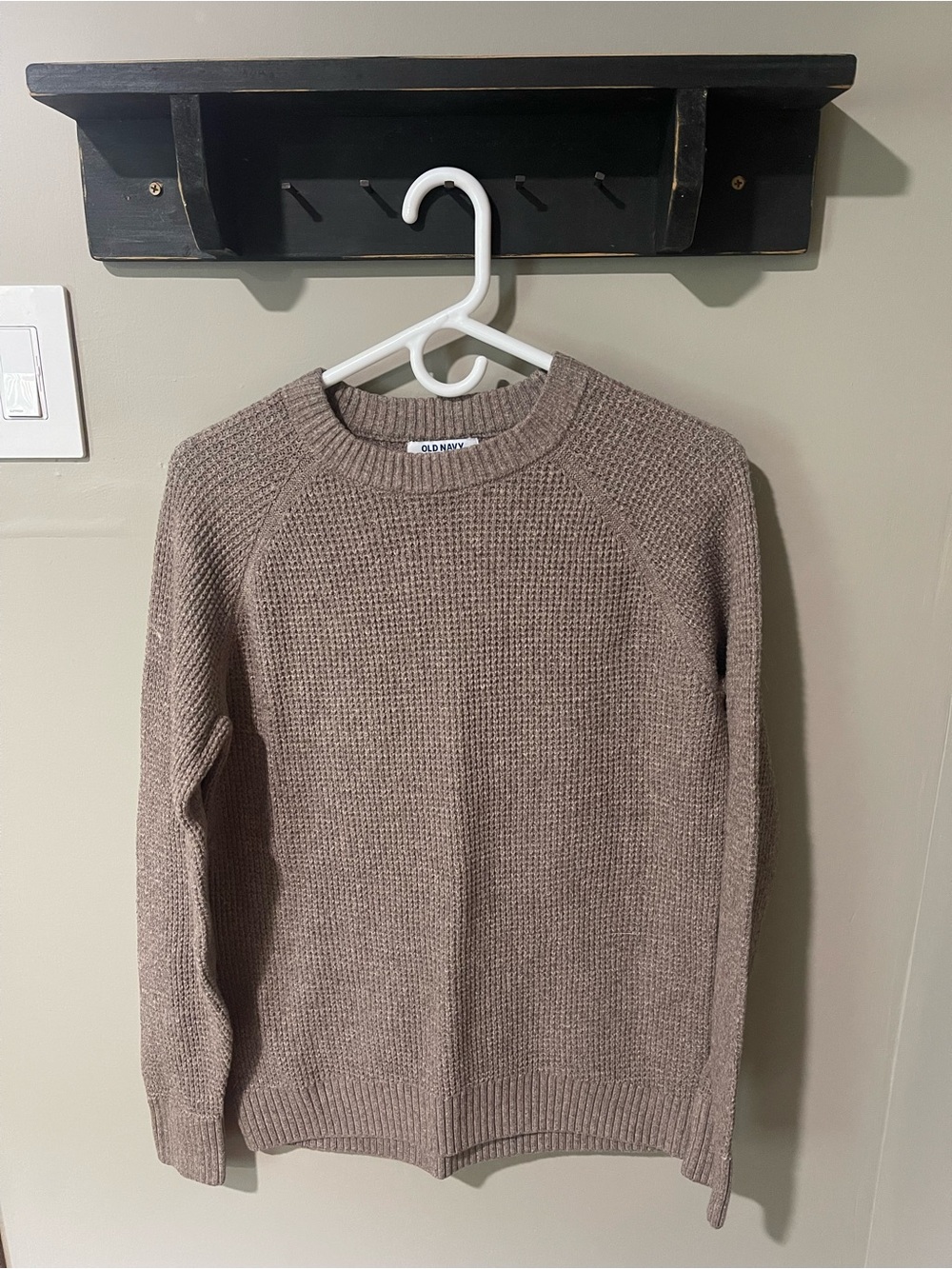 Old Navy Crewneck Waffle Knit Sweater in Taupe